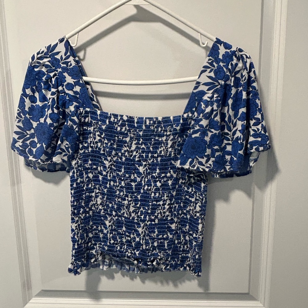Blue floral top